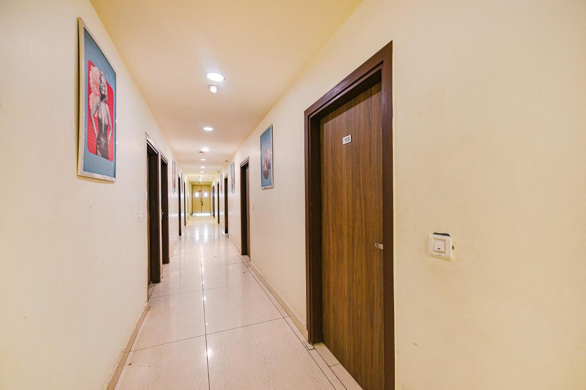 Hotel OYO 90662 Heaven Seven Neu-Delhi Exterior foto